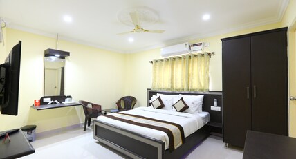 SAIBALA INN Room Type - DELUXE AC DOUBLE ROOM