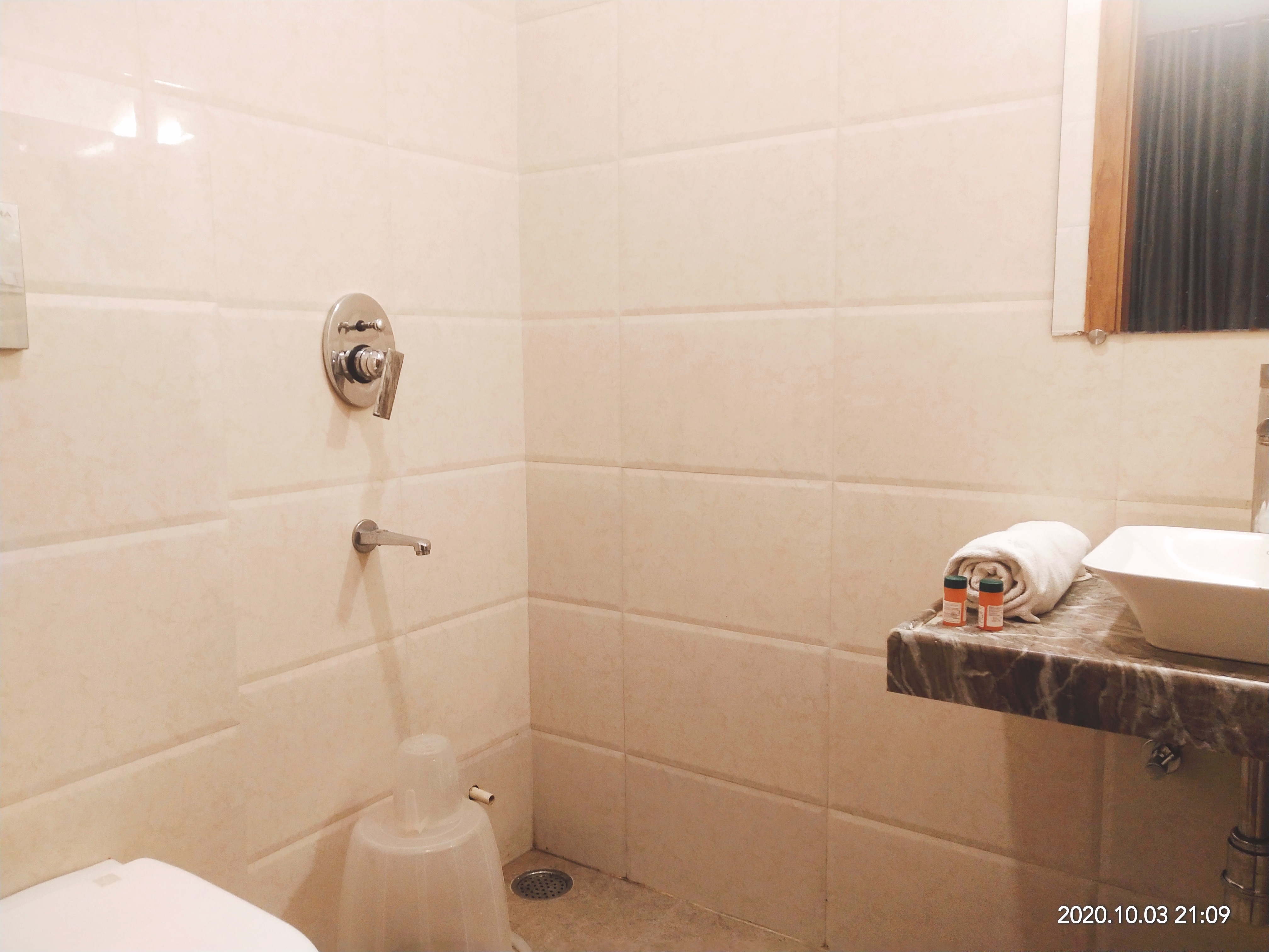 Hotel Swarna Vilas - Tap to explore photos
