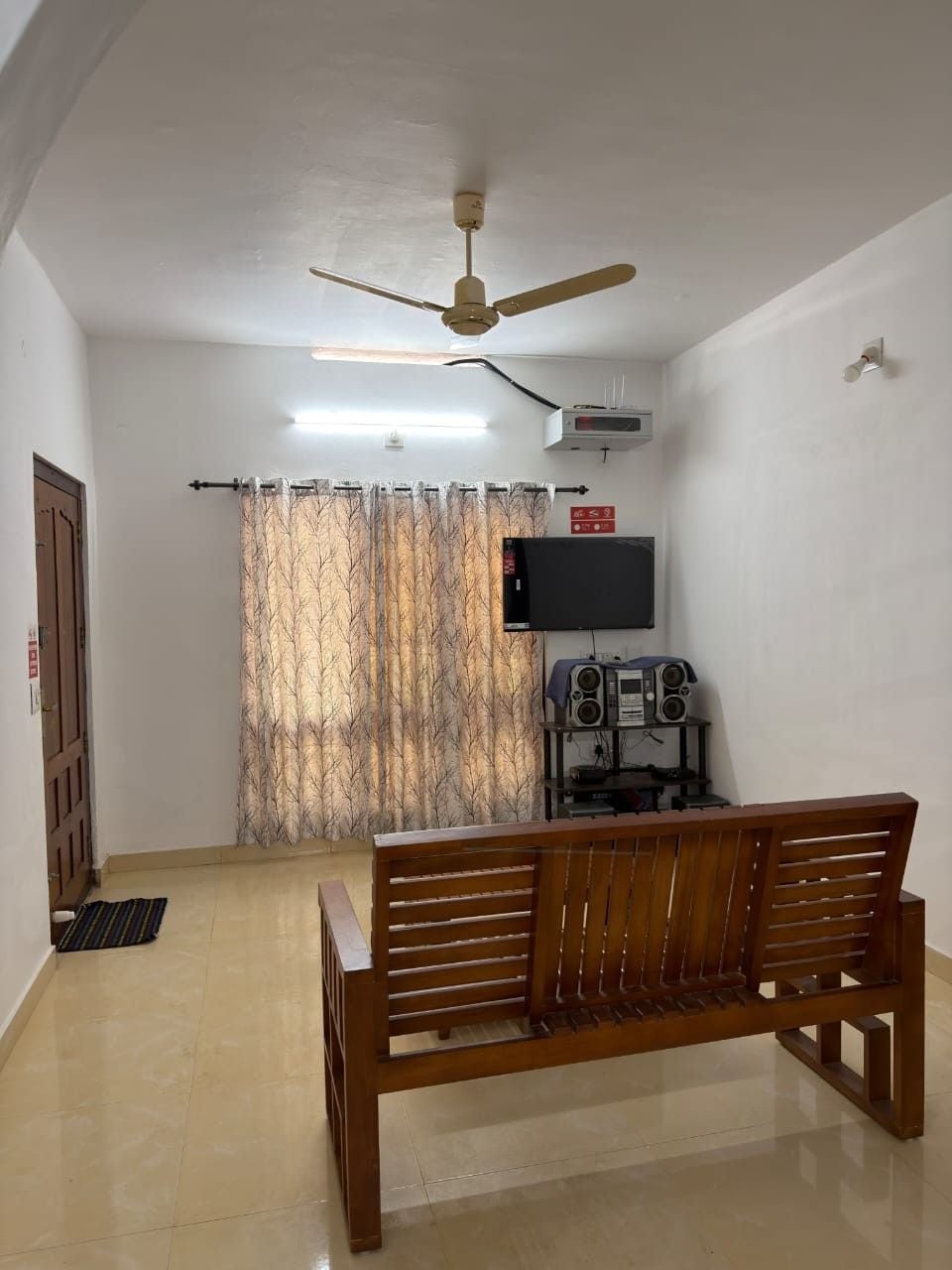 Club Appolo Homestay - Tap to explore photos