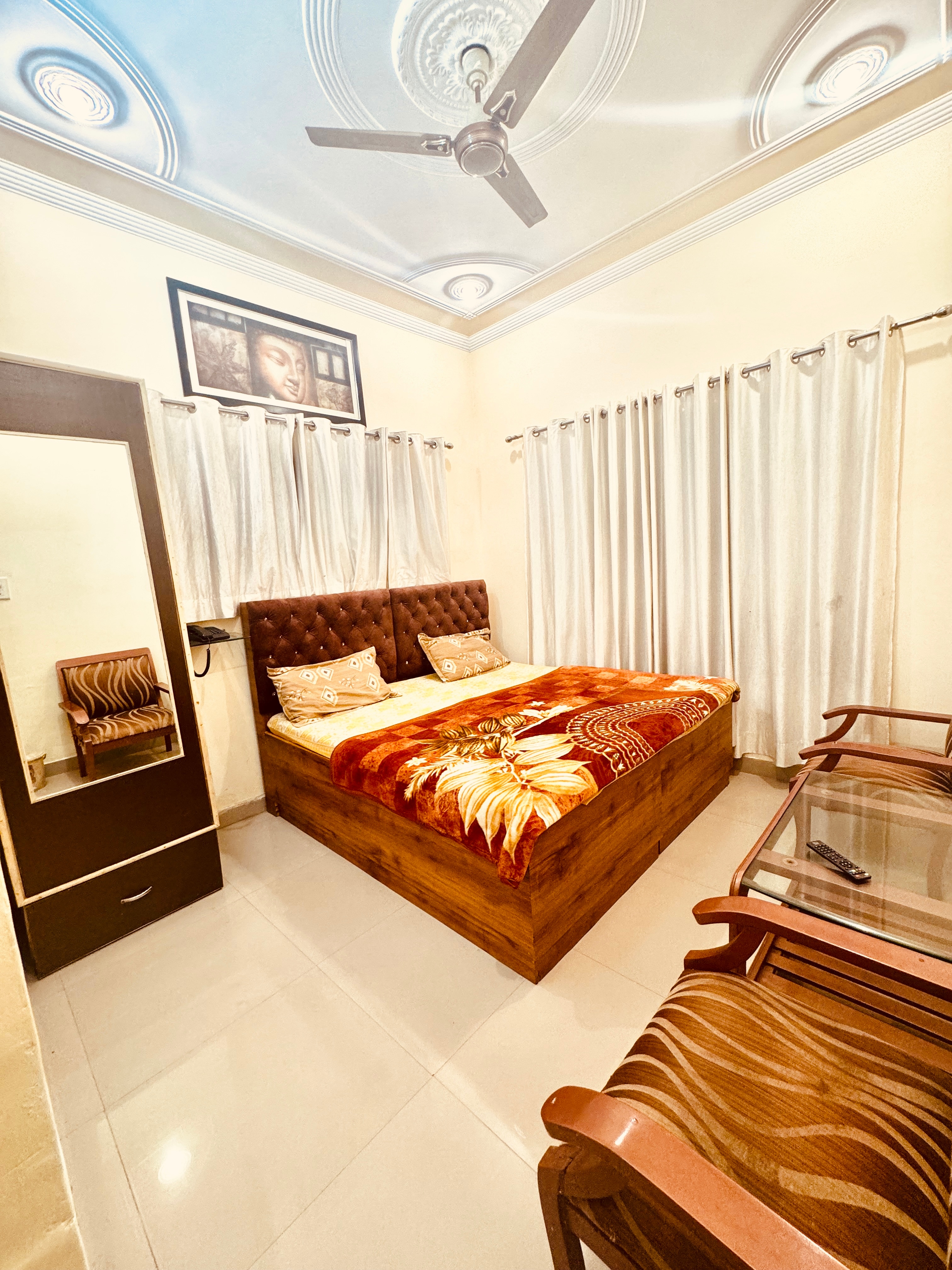 Qube House BNB - Tap to explore photos
