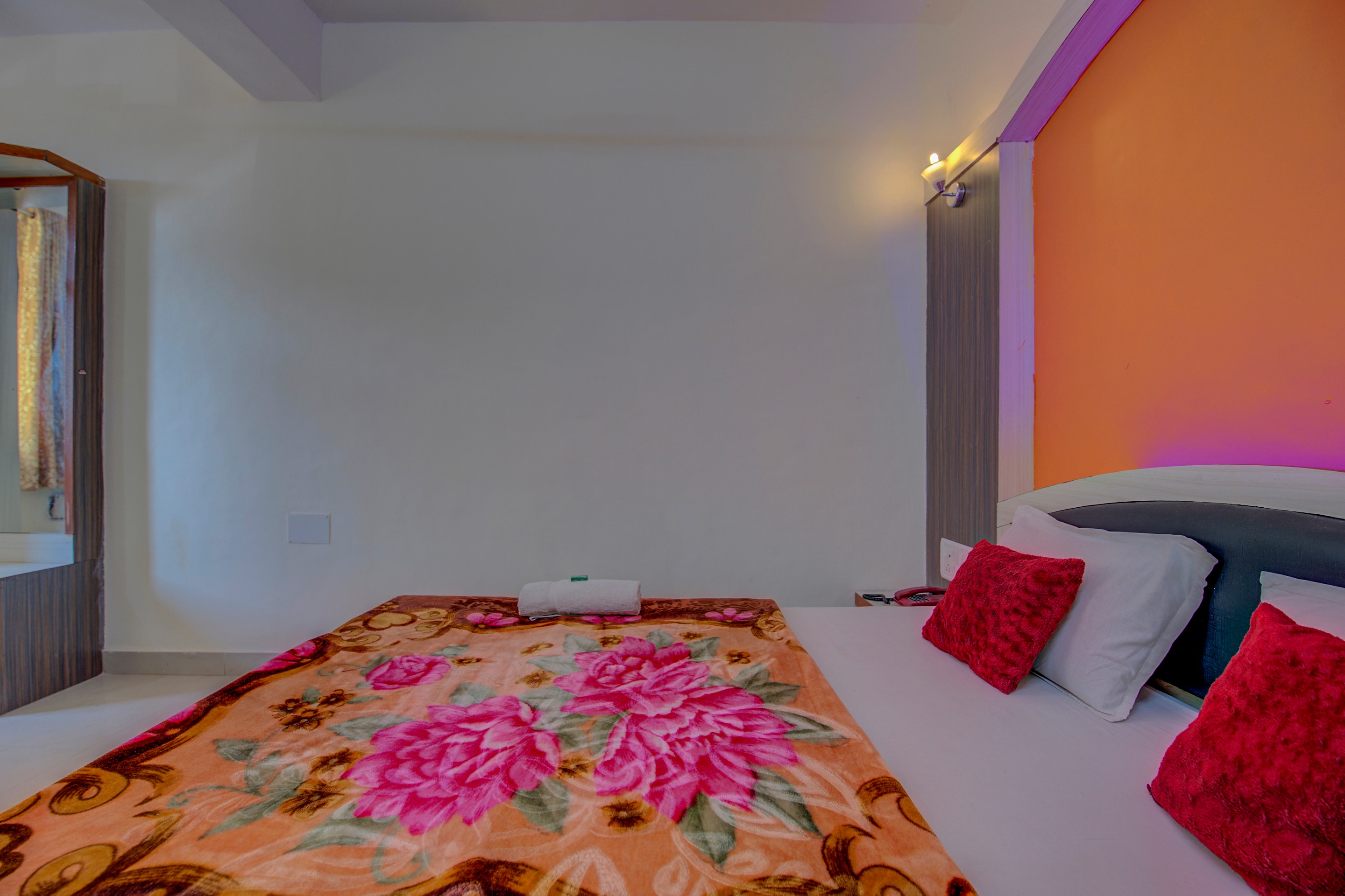 Sonu Villa Niwas | Rooms & Restaurant - Tap to explore photos