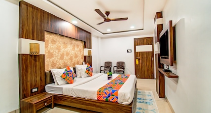 FabHotel Rajnandani Residency - Bhanwarkuan Room Type - Executive Room FabHotel Rajnandani Residency - Bhanwarkuan Room Type - Executive Room