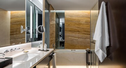 Hyatt Regency Shanghai Global Harbor Room Type - 1 KING BED WITH CLUB ACCESS