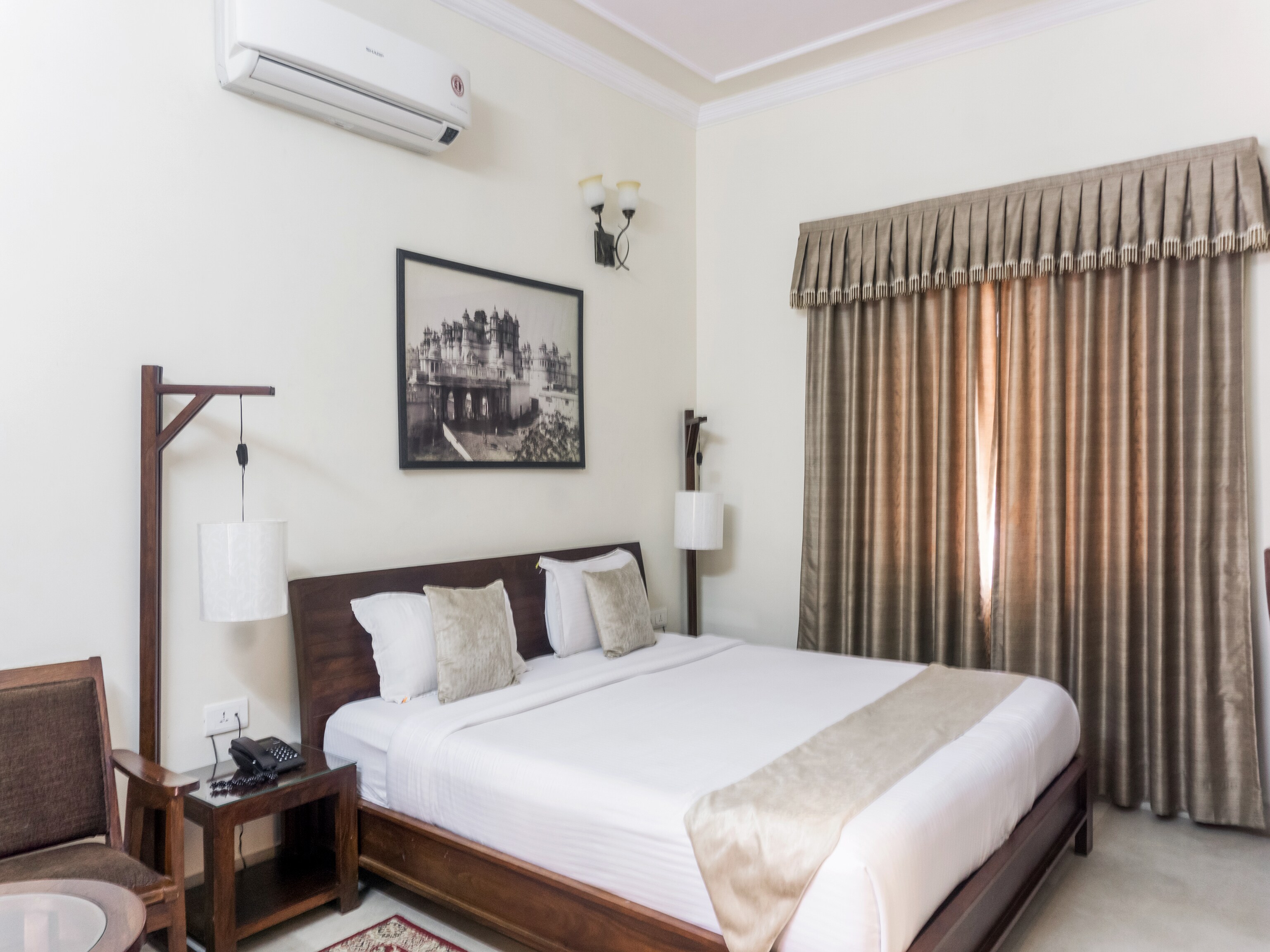 Zade Mount View - Tap to explore photos