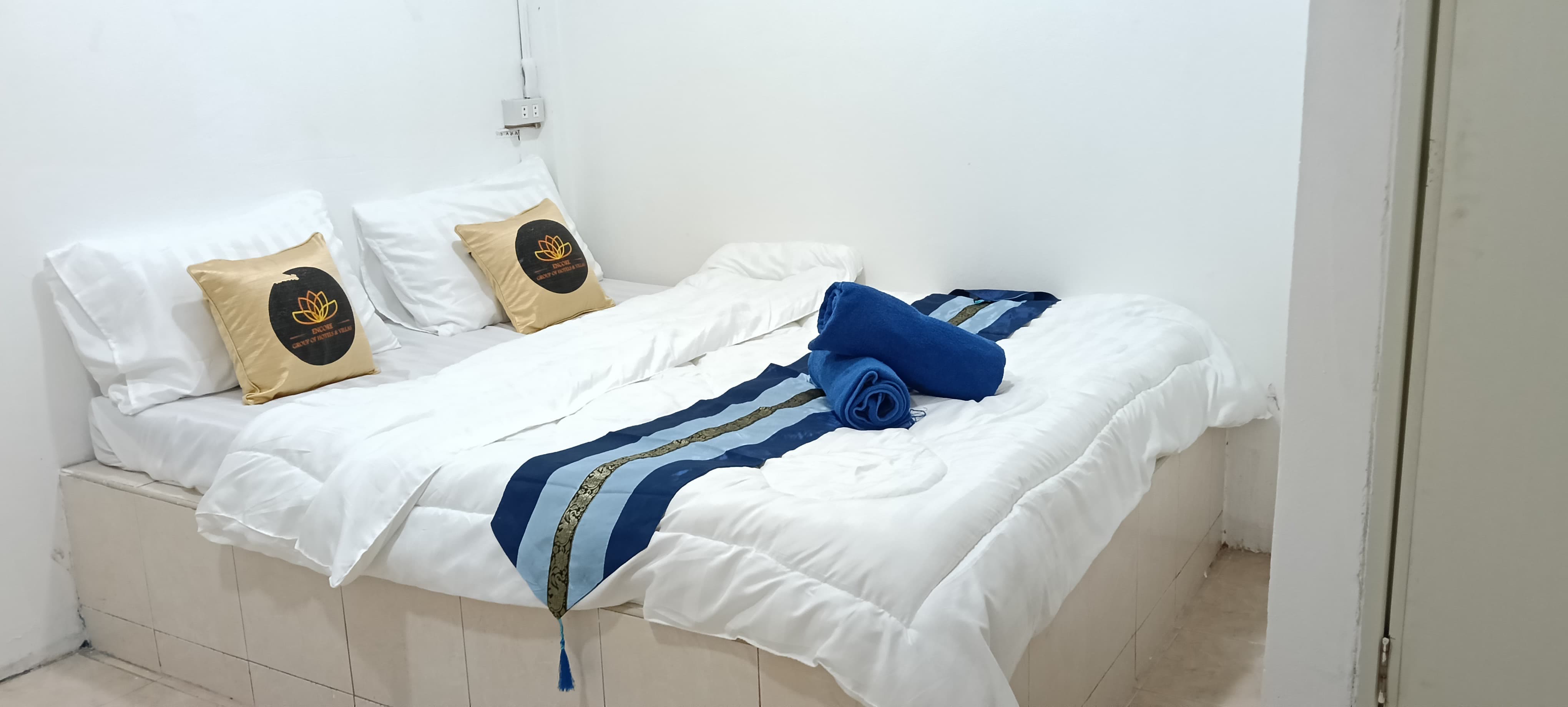 Marine Guest House Encore - Tap to explore photos