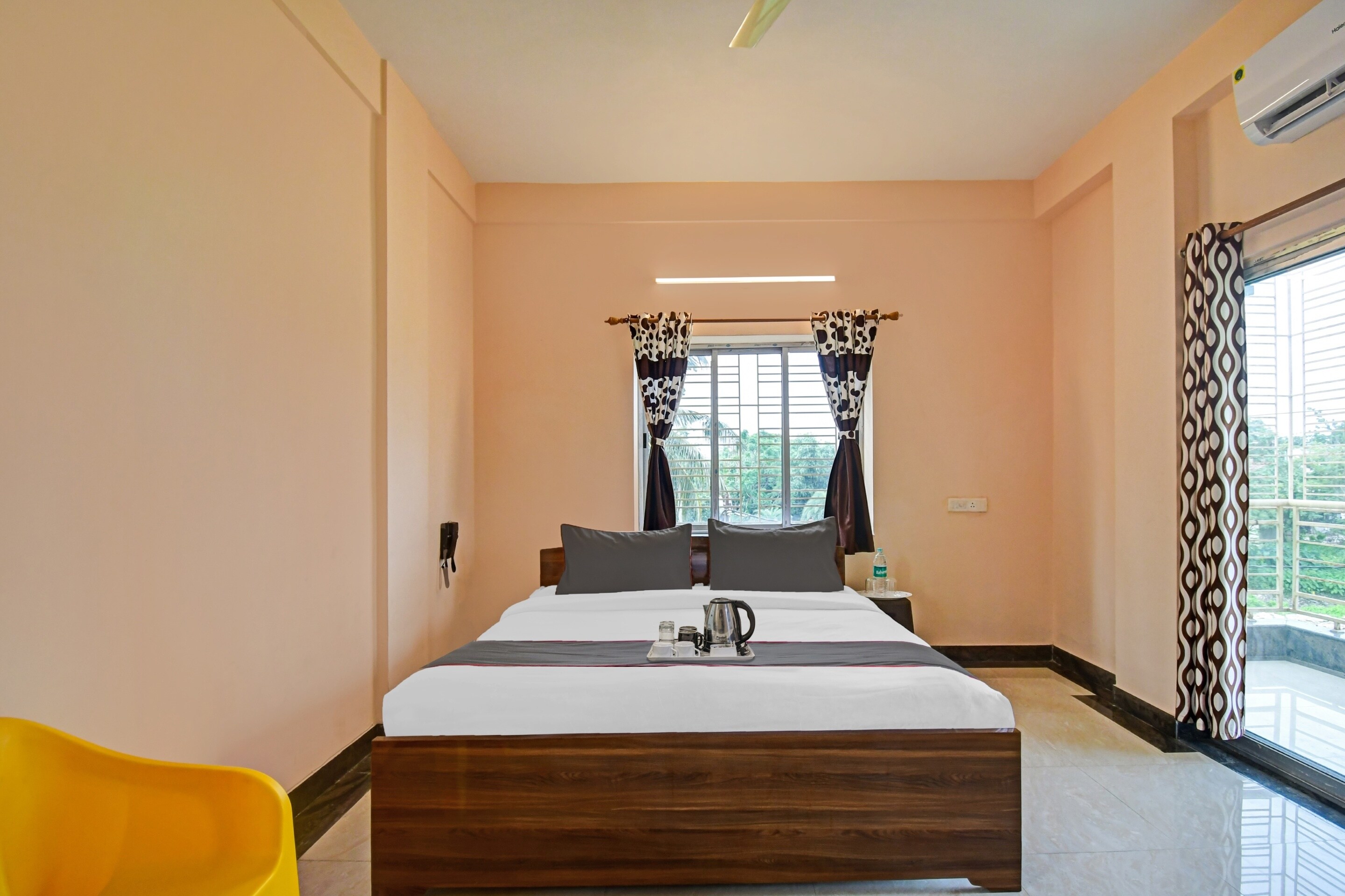 Hotel O Arham Villa - Tap to explore photos
