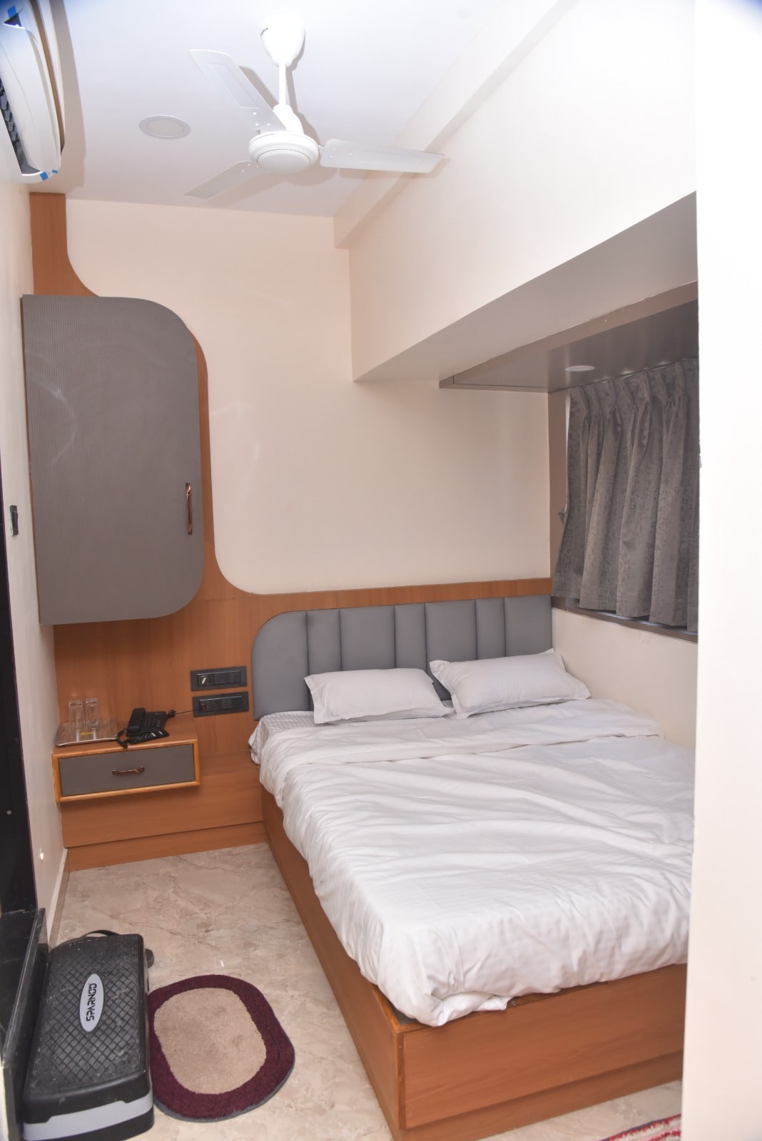 HOTEL NARAYANA EXECUTIVE - Tap to explore photos