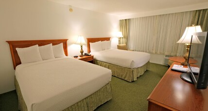 Ramada Plaza by Wyndham Waikiki Room Type - 2 Double Beds, Non-Smoking