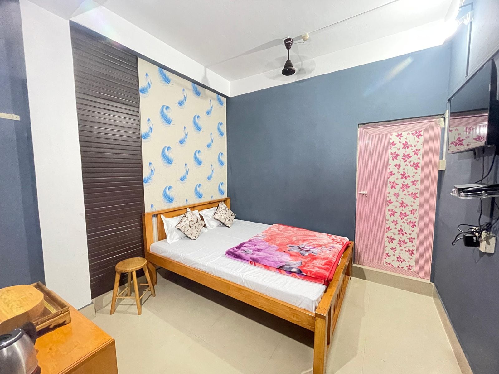 Eight Lucky Homestay - Tap to explore photos