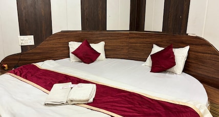 Hotel Saket Room Type - Super Deluxe Ac Room