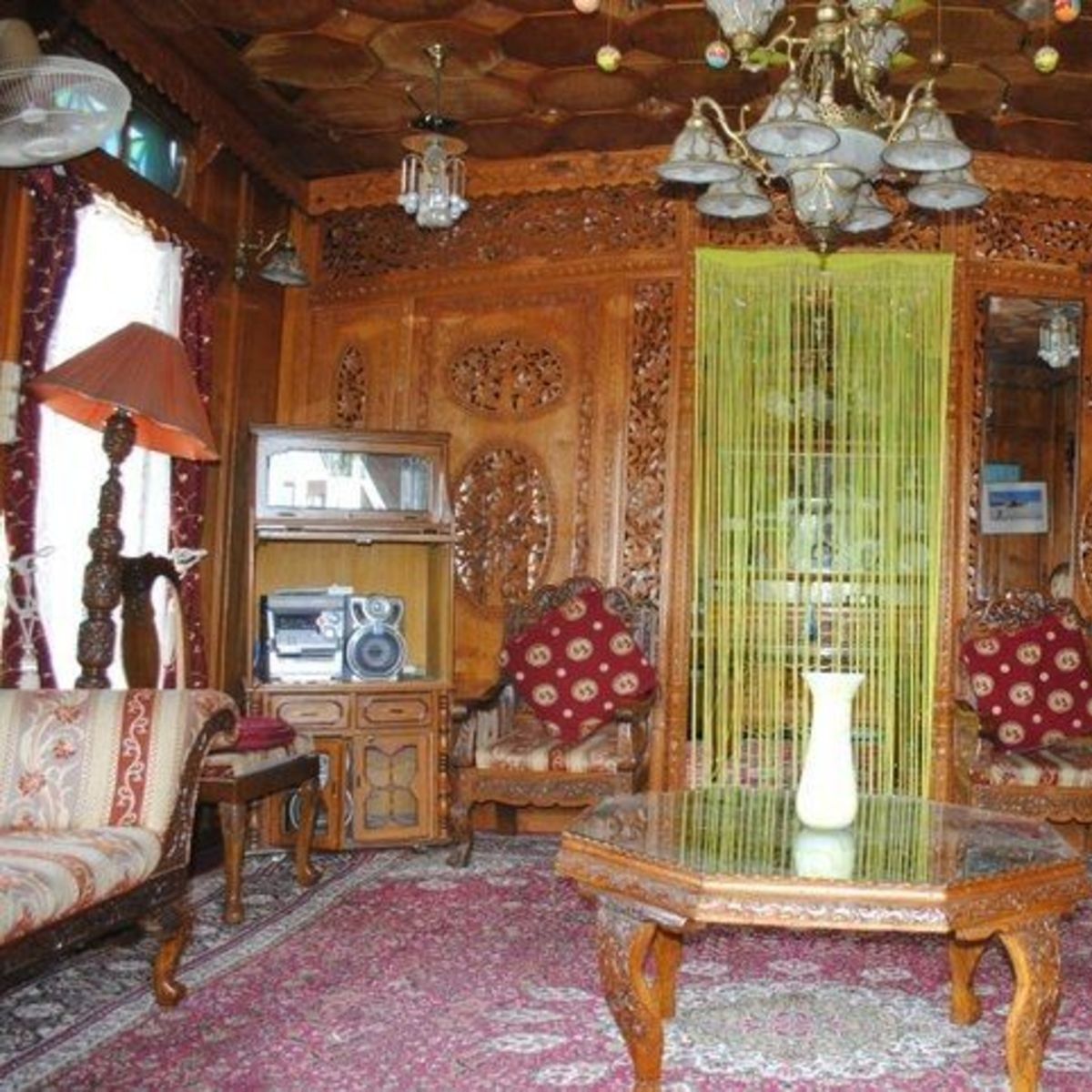 Highland Queen House boat - Tap to explore photos