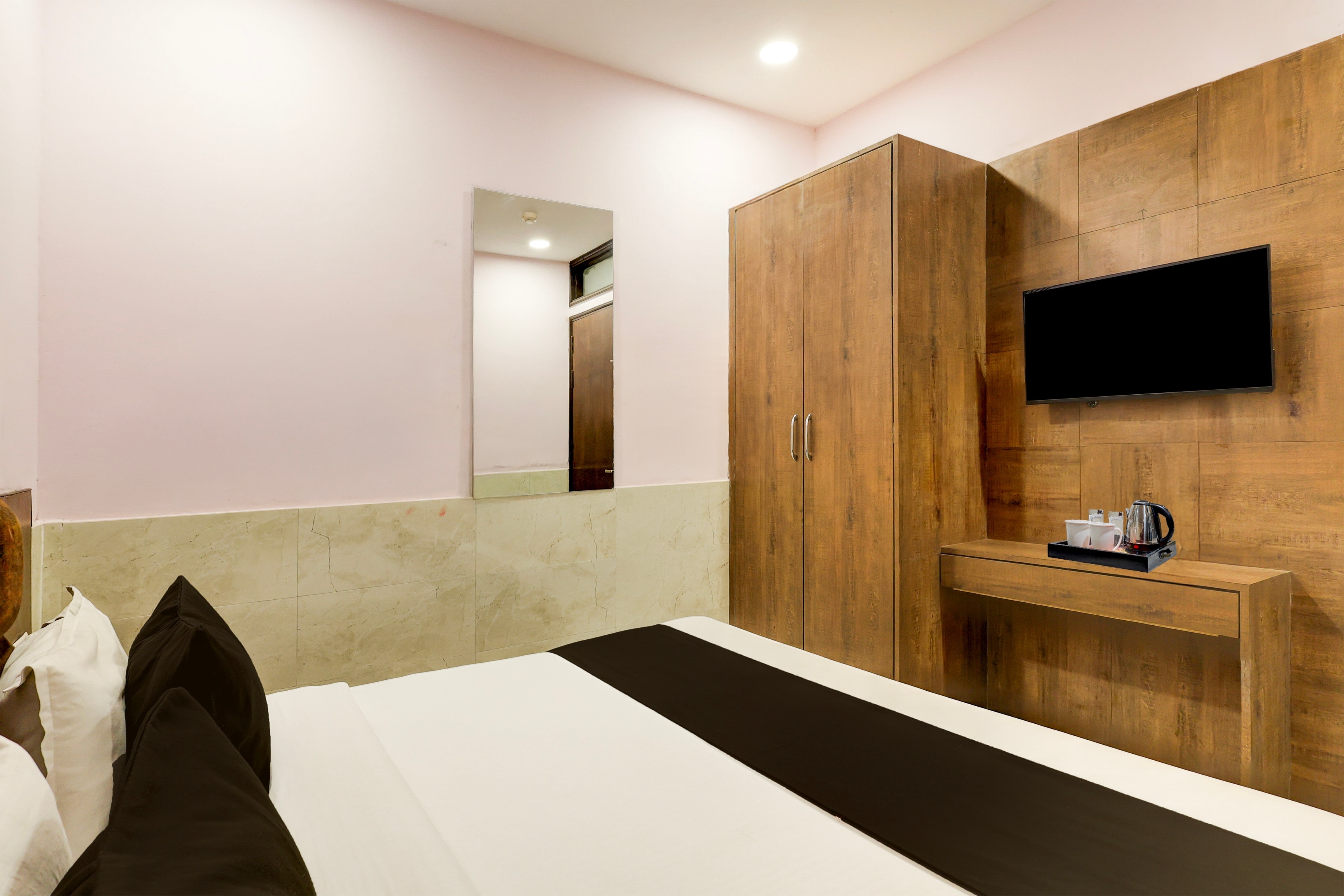 Hotel O Alipur Narela - Tap to explore photos