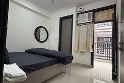 1BHK Luxury Max Stay