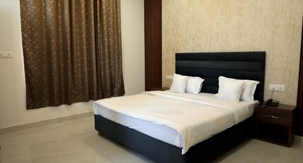 HOTEL MAURYA GREENS Room Type - DELUXE ROOM