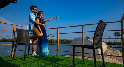 Coco Houseboat Kerala Room Type - 2 BED PRIVATE DELUXE AC HOUSEBOAT