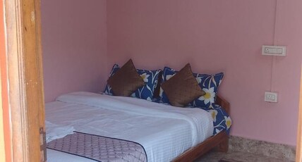 Pari Homestay Room Type - First floor Double bedroom