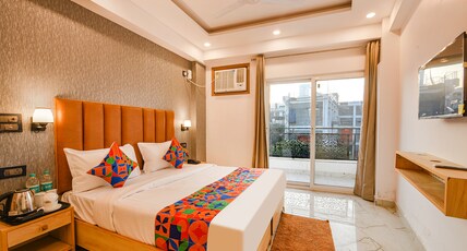 FabHotel Tree House - Nr. Yashobhoomi Convention Centre Room Type - Premium Room