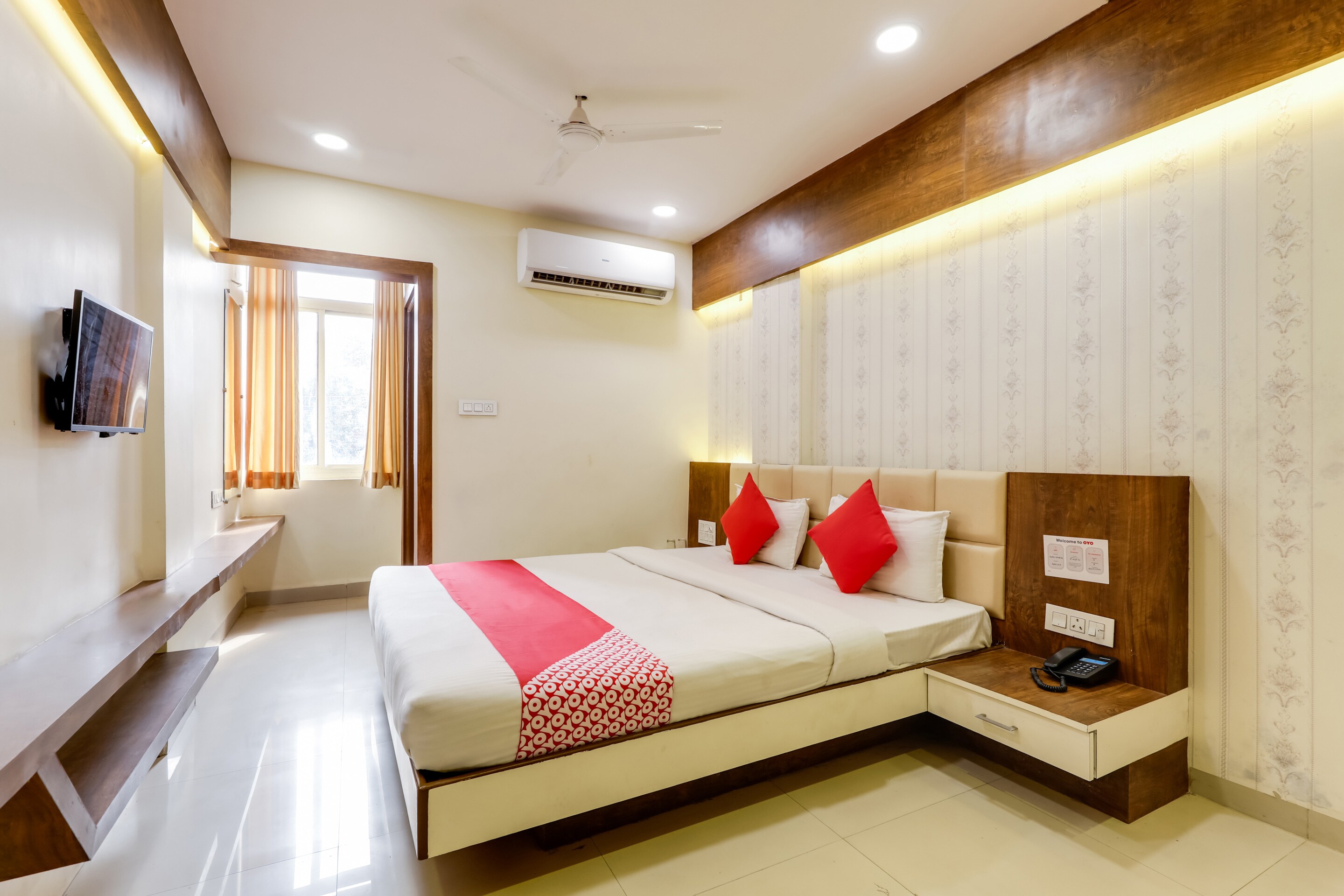 Hotel O Riyansh Palace - Tap to explore photos