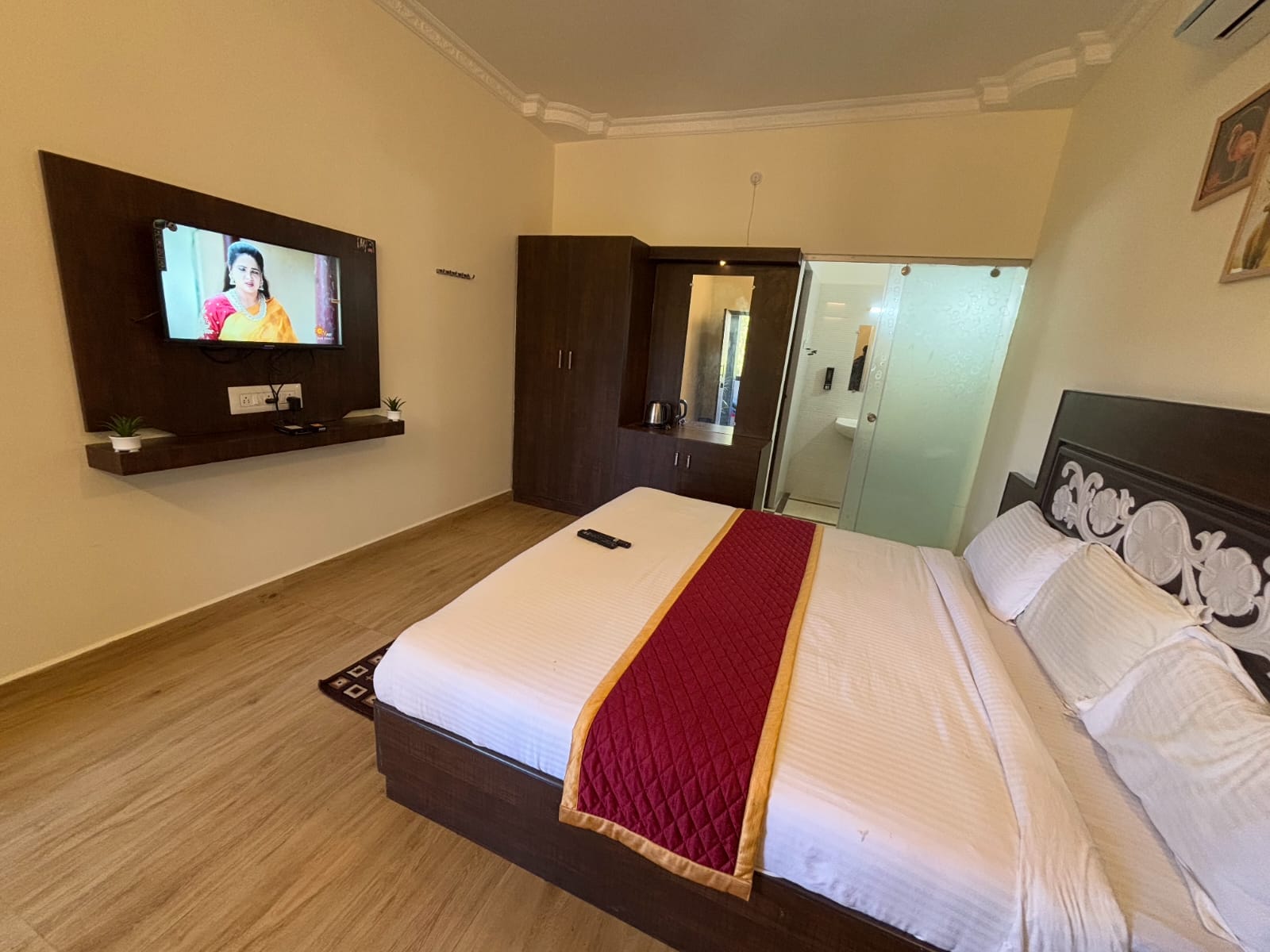 Mountain View Resort Yercaud - Tap to explore photos