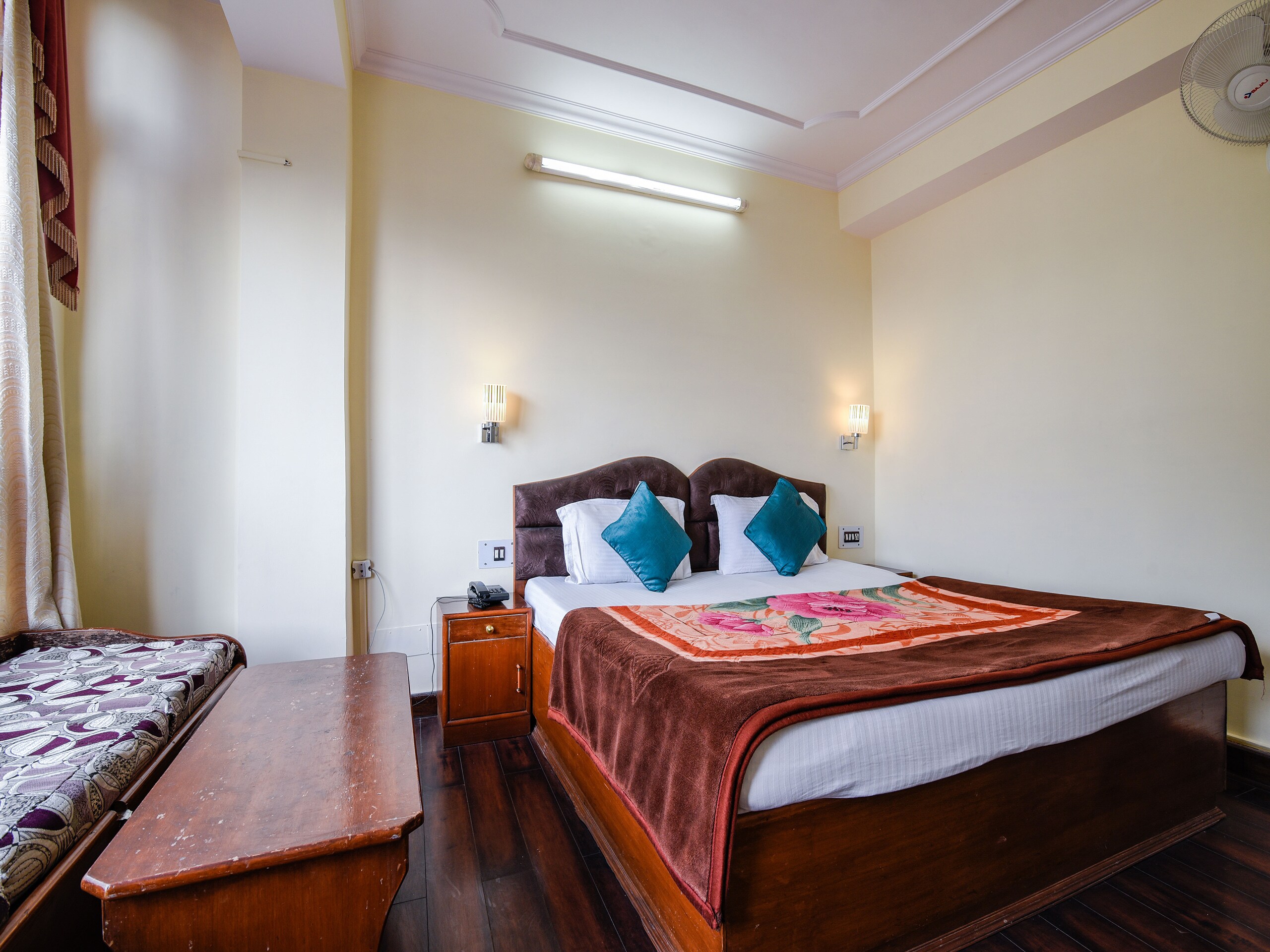 LE TALBOT HOTEL - Tap to explore photos