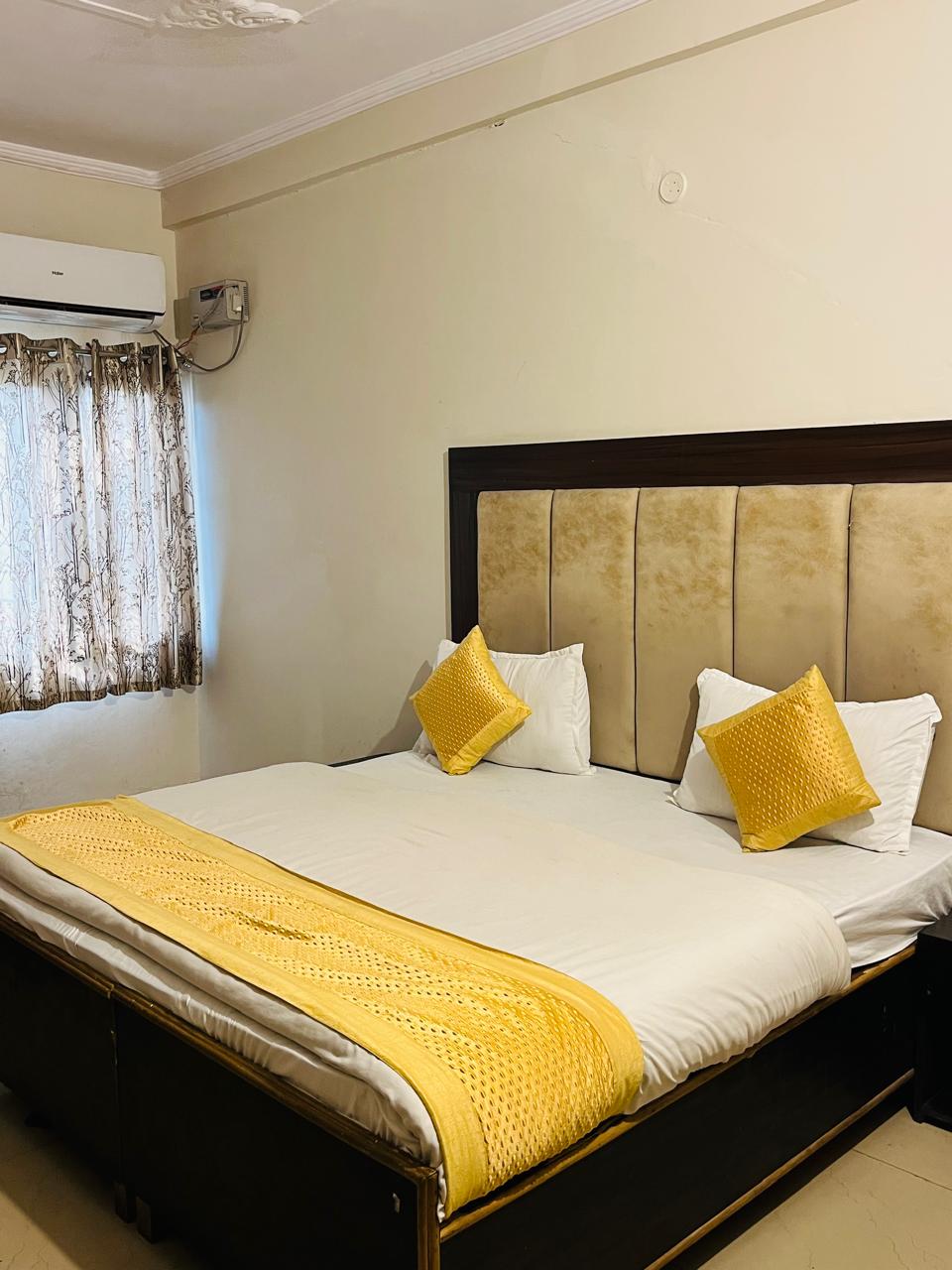 Ganpati Hotel - Tap to explore photos