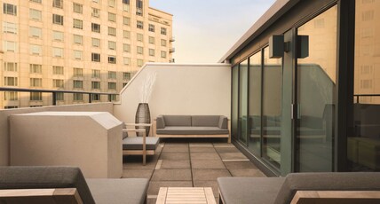 Embassy Suites Indianapolis Downtown Room Type - 1 KING LOFT STE W BALCONY
