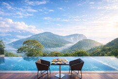 Shola Crown Resort - Munnar