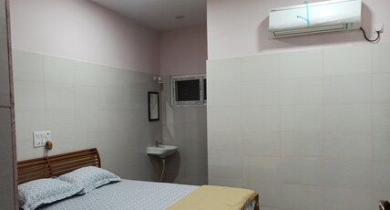 GR LODGE Room Type - AC Deluxe Double bed Room