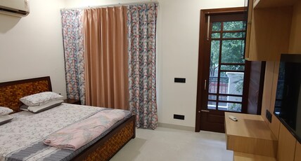 Serene Villa 36 Suites and Apartments Room Type - Bloom Suite | AC | Garden View + Balcony
