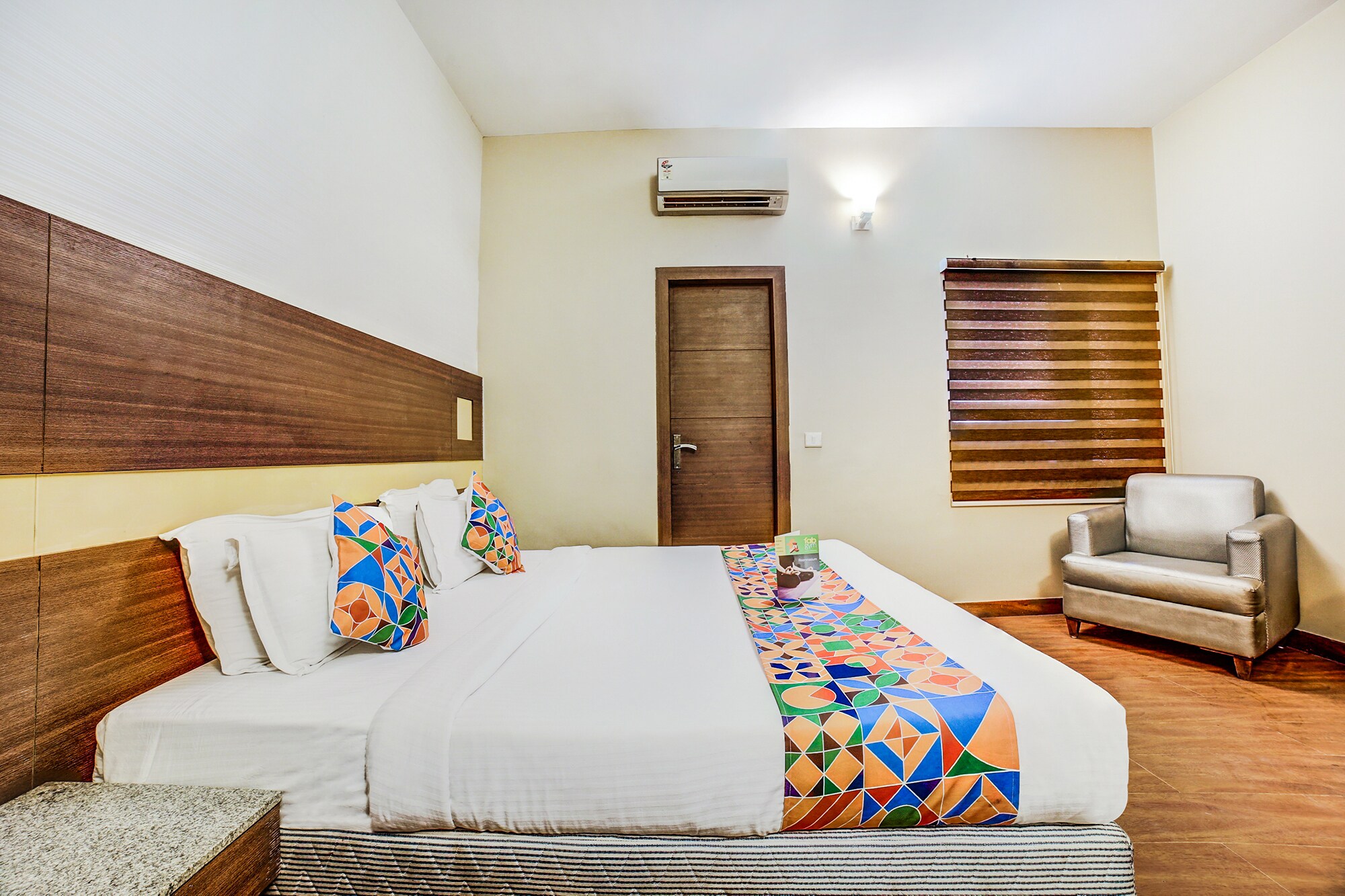 FabHotel Aqua - Tap to explore photos