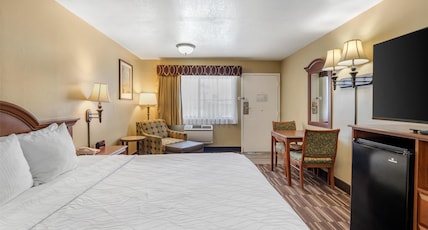 Best Western Desert Winds Room Type - 1 King Bed, Mobility Accessible, Bathtub, Non-Smoking, Full Breakfast