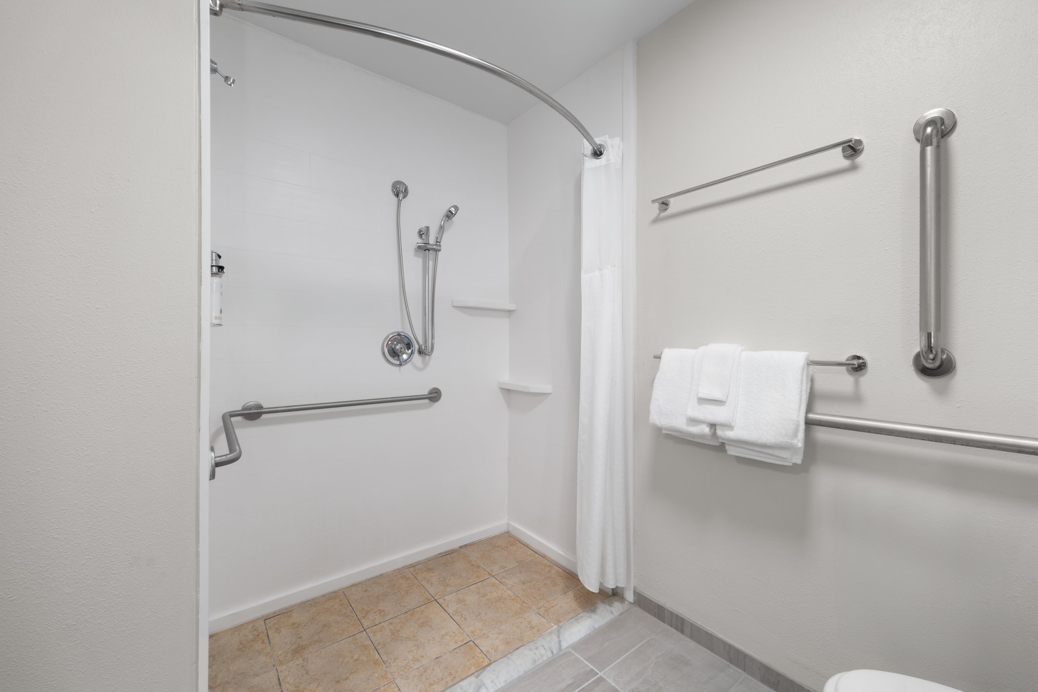 Holiday Inn Express GREENVILLE - Tap to explore photos