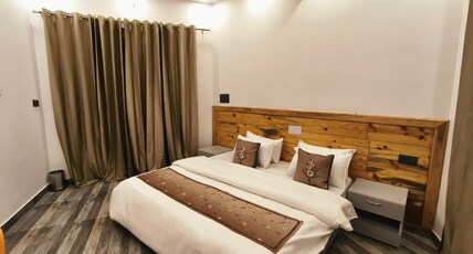 Nature Oaks Luxury Stayz Room Type - Deluxe Room