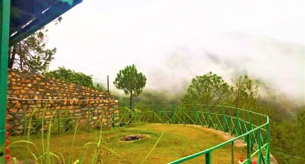 Renz Himalayan Retreat, Near Ranikhet Room Type - The Corner Cottage with Garden