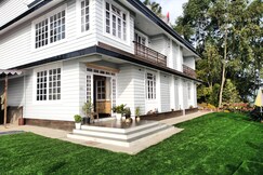 Kokomendo the hilltop farm house