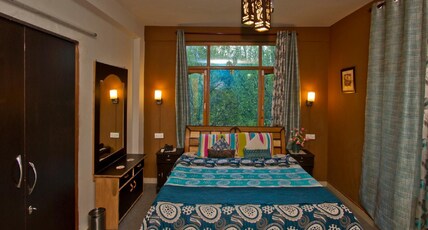 Hotel Peak view Room Type - Deluxe Room