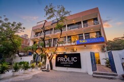 FabHotel Frolic Luxury Stay- Nr, Sec 52 Noida Metro Station