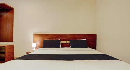 Collection O SSR Royal Suites Room Type - Classic