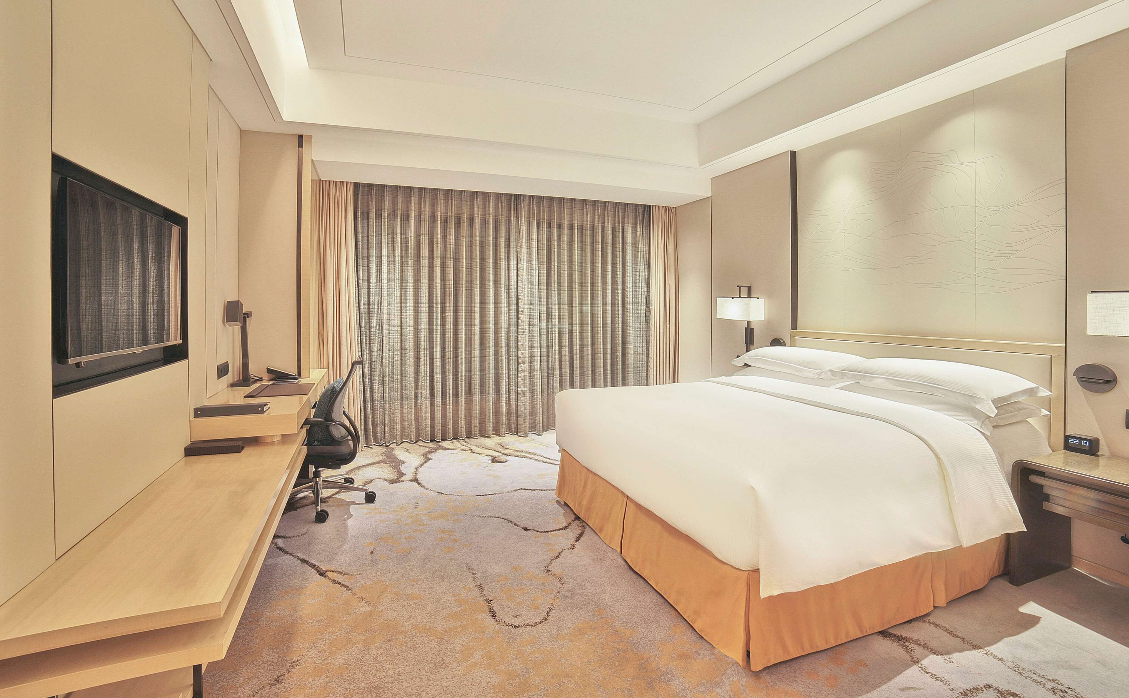 Hilton Suzhou - Tap to explore photos