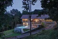 Monsoon Mist Hill
