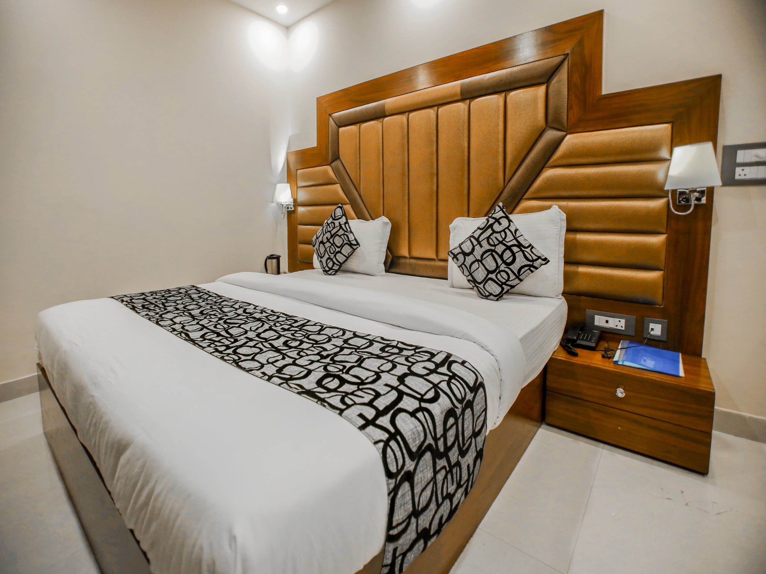 KRISHNA INN near Nizamuddin Railway Station - Tap to explore photos