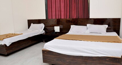 HOTEL SAI RAJARAM PALACE Room Type - Deluxe Triple Bed Non-A.C
