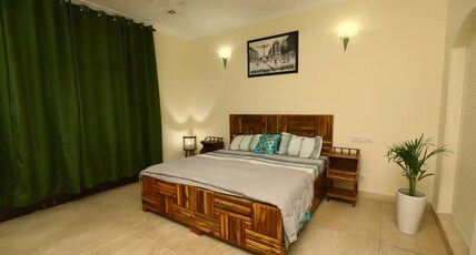 Sliceinn Orchid Room Type - Rooftop room with attached bathroom - 201