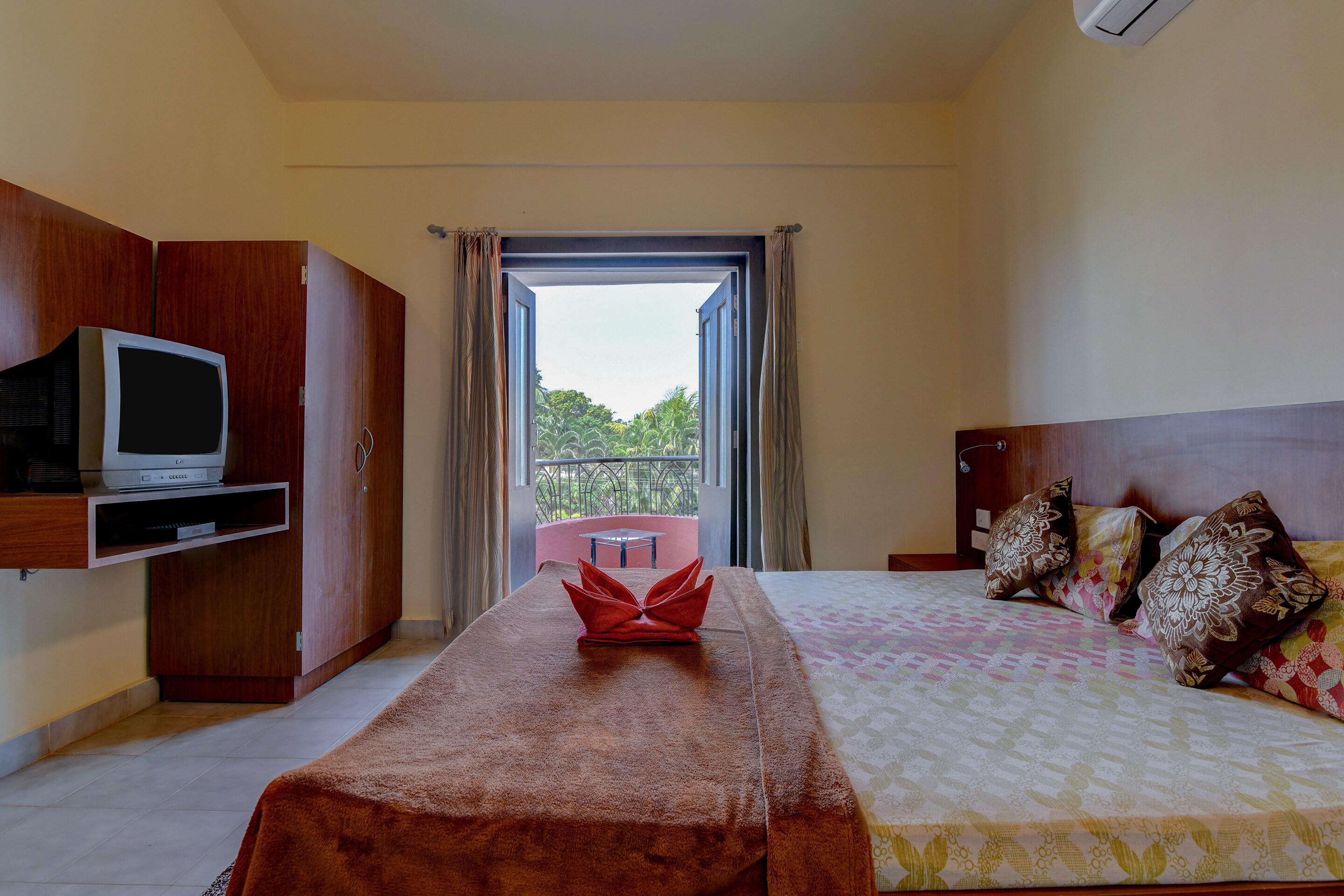 Heritage Portuguese Beach Villa-4 BHK Luxury Villa with private pool - Tap to explore photos