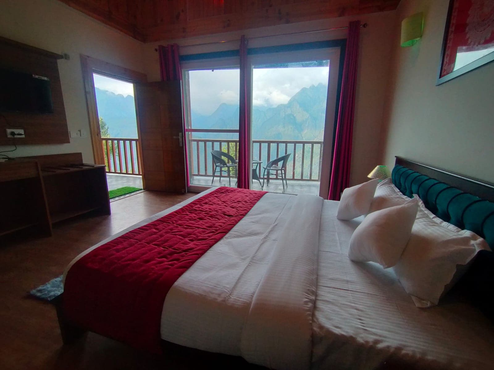 Satopanth The Auli Resort - Tap to explore photos