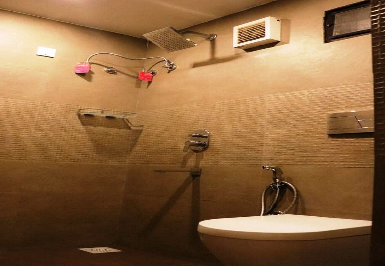 Mukti Guest House - Tap to explore photos
