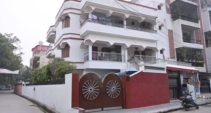de Castle- home stay Room Type - de Castle- home stay