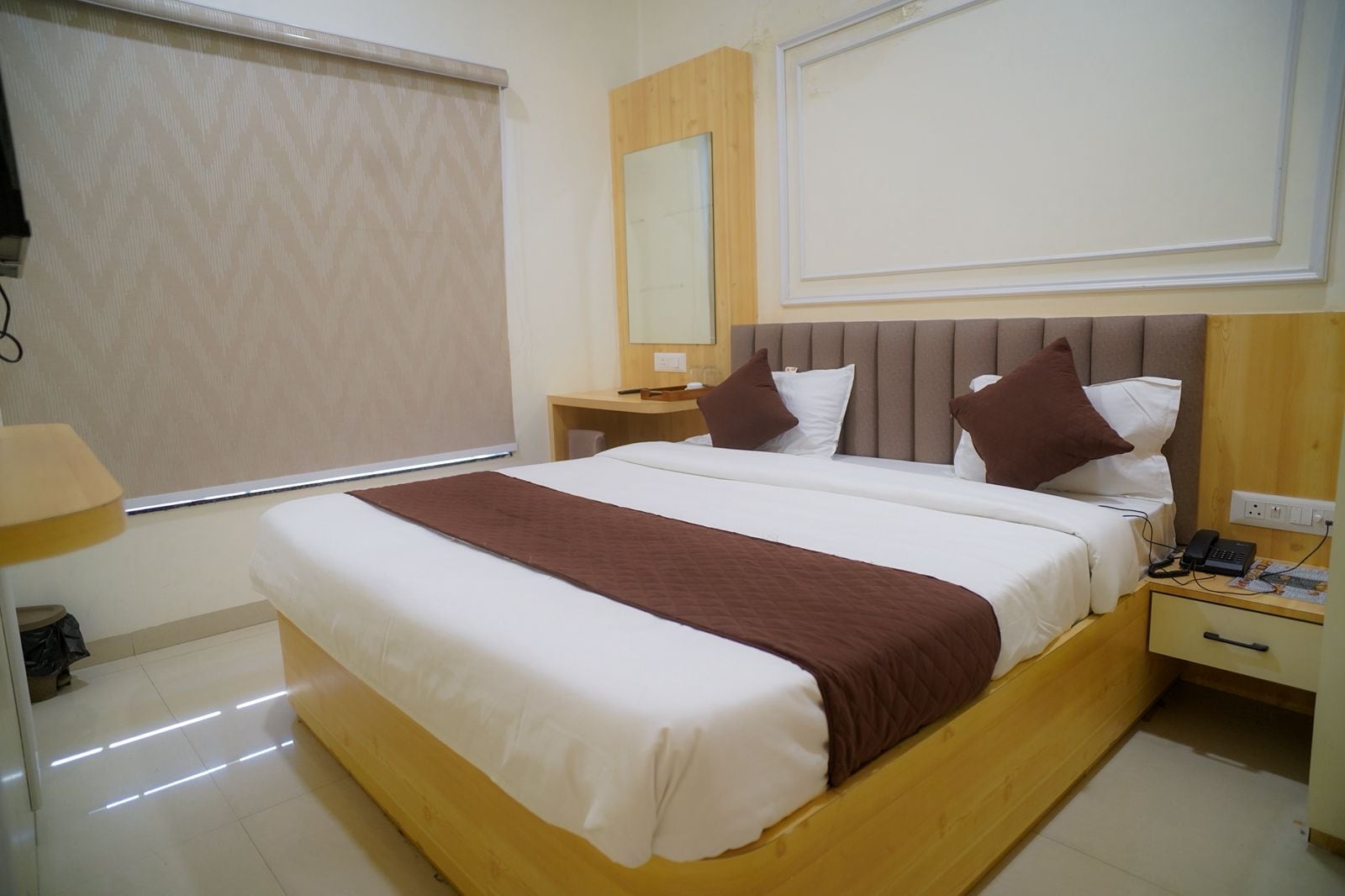 Hotel Shree Guru Ashray - Tap to explore photos
