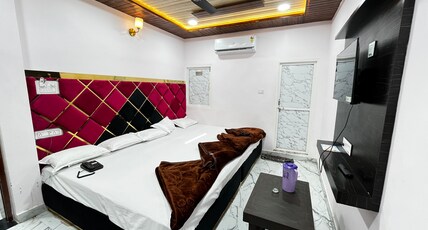 HOTEL EAGLE INN Room Type - Super Deluxe Room