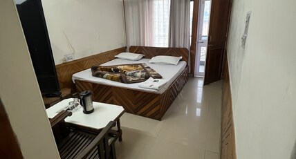 Hotel Aaditya Room Type - Deluxe Room